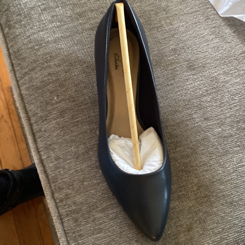 Clarks linvale Jerica navy leather heel 6 1/2 wide NWT